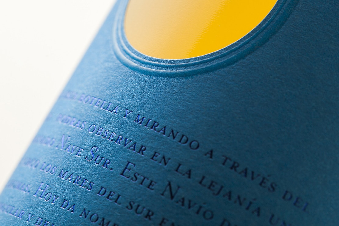 Detalle de impresión de etiqueta de vino Navesur
