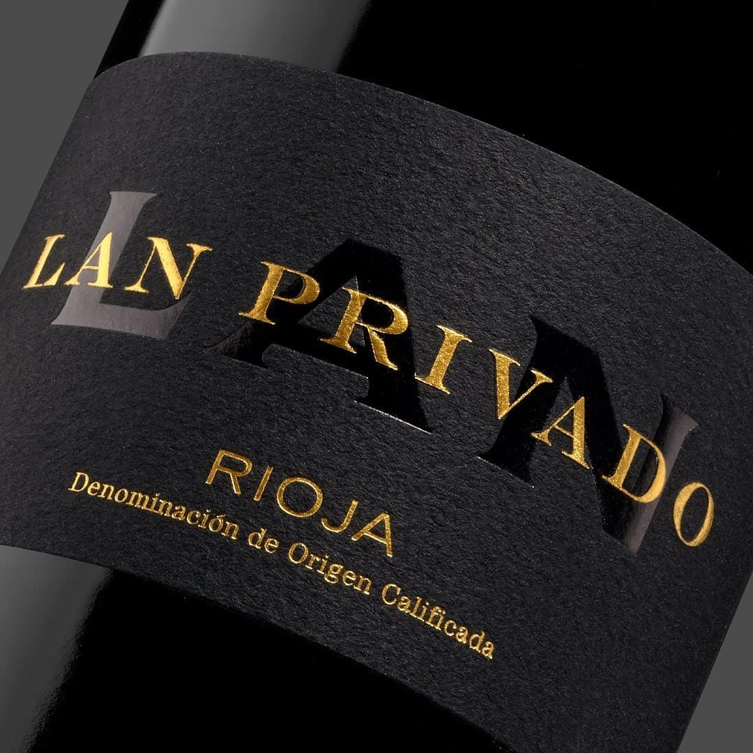 Detalle de impresión de etiqueta de vino Lan Privado