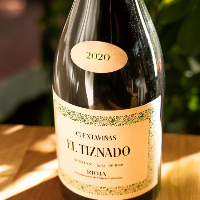 Detalle de impresión de etiqueta de vino El Tiznado