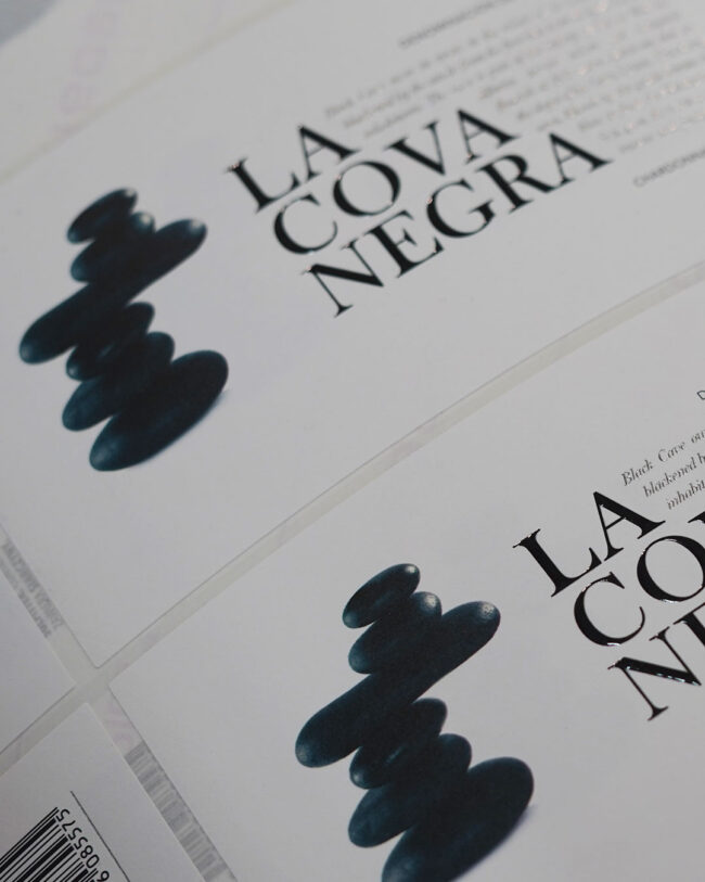 Etiqueta vino La Cova Negra